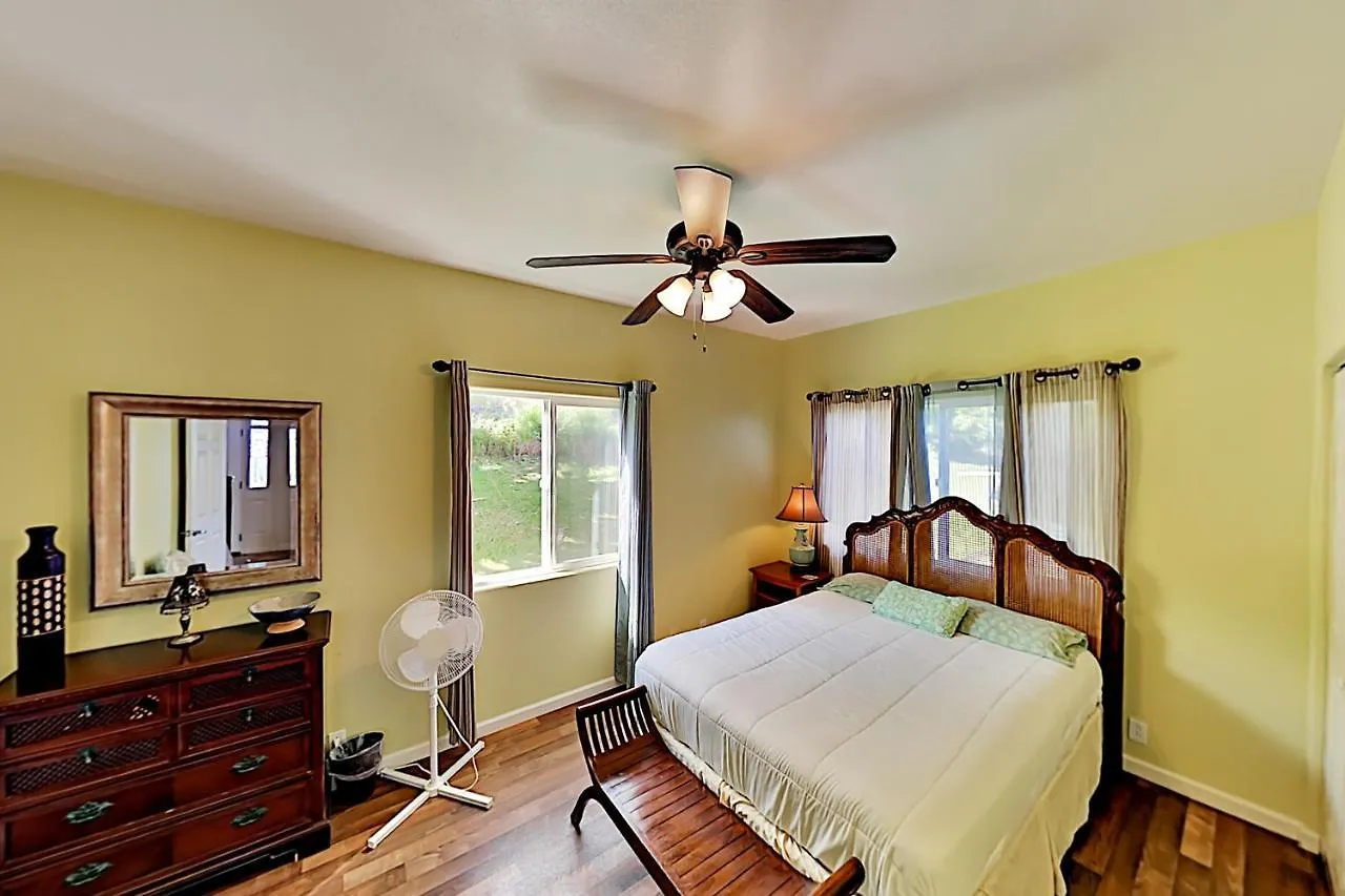Holiday home Big Island Getaway, Ocean View Paradise Ninole United States