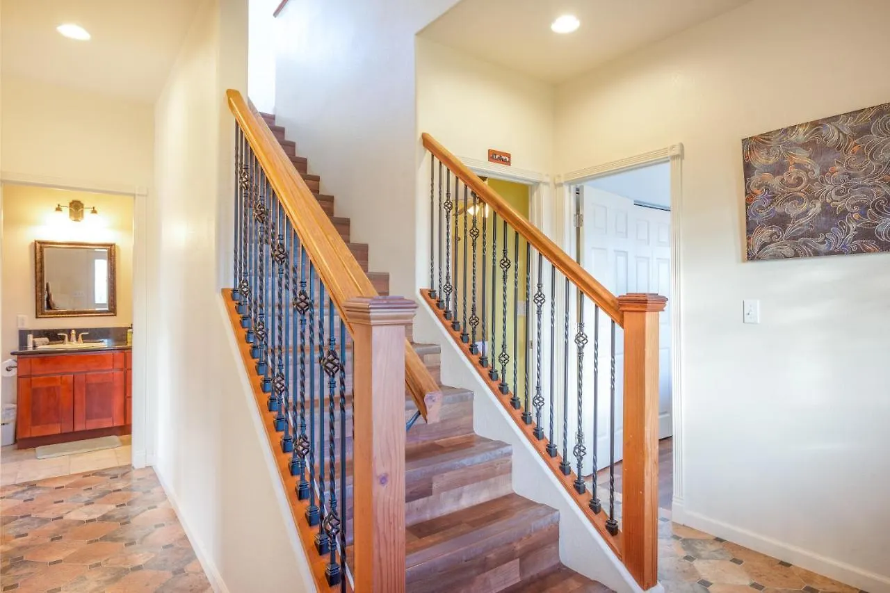 Big Island Getaway, Ocean View Paradise Ninole